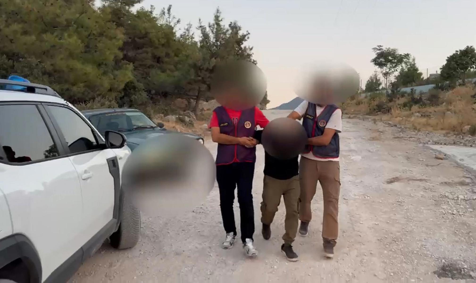 Denizli'de akılalmaz olay: Ailesinin yanında tüfekle tehdit edip kaçırdı
