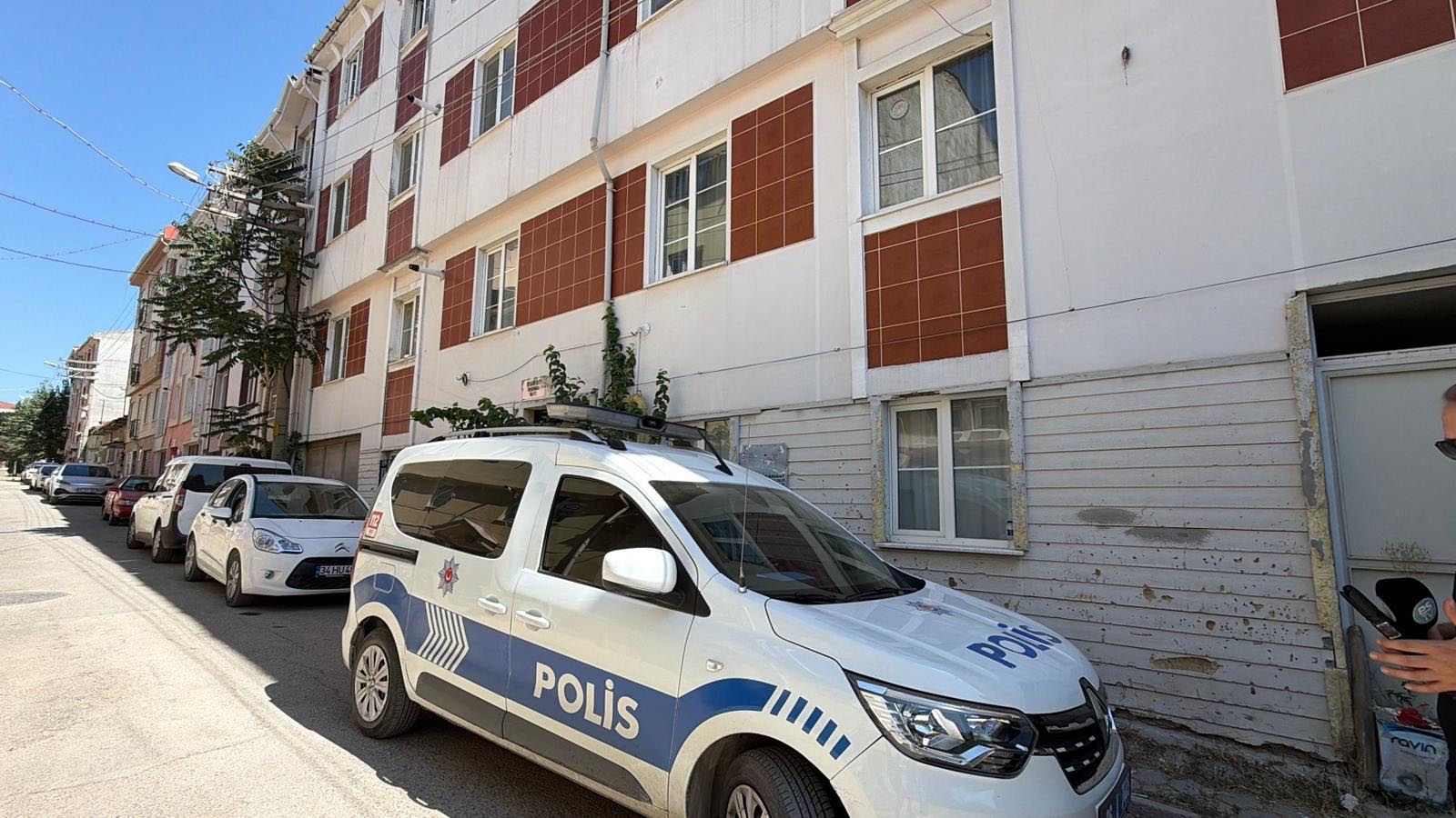 İş arkadaşları haber alamıyordu, evinde ölü bulundu