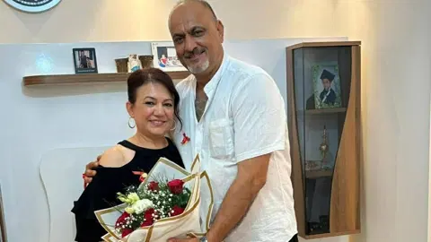 Evli çift, evlerinde öldürülmüş halde bulundu