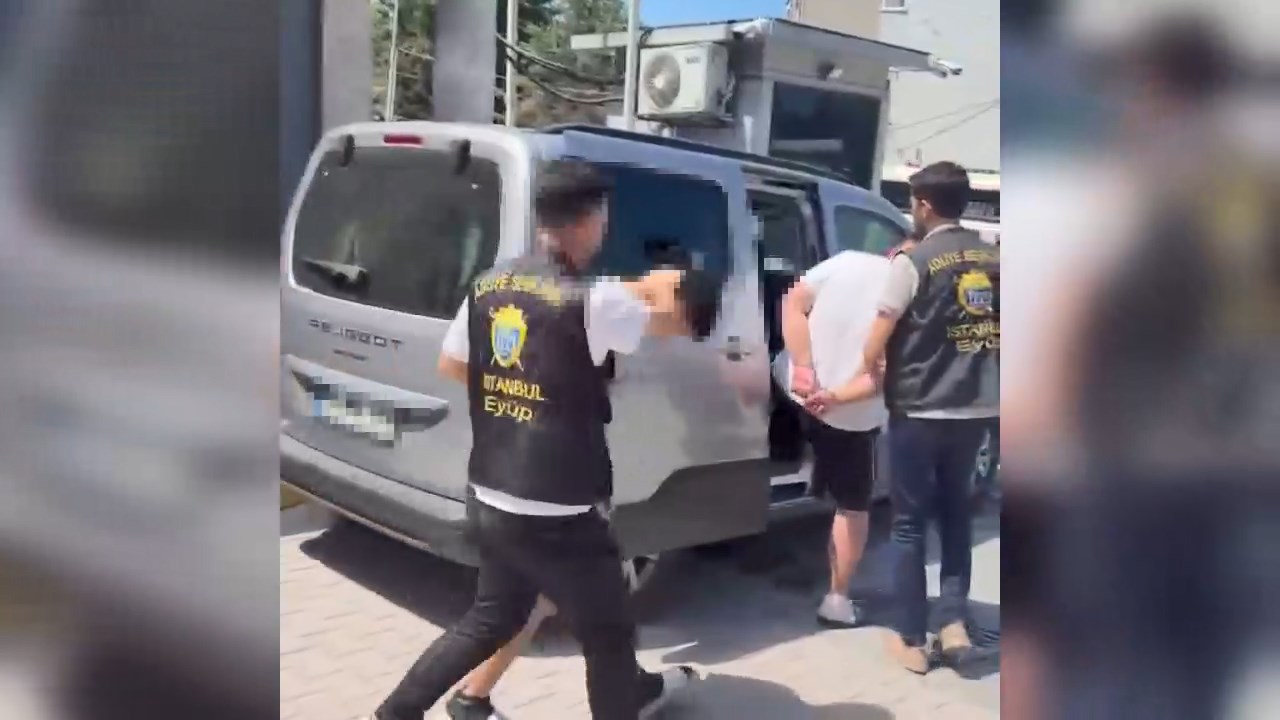 Tehdit ettikleri marketi kurşunladılar. 2 tutuklama