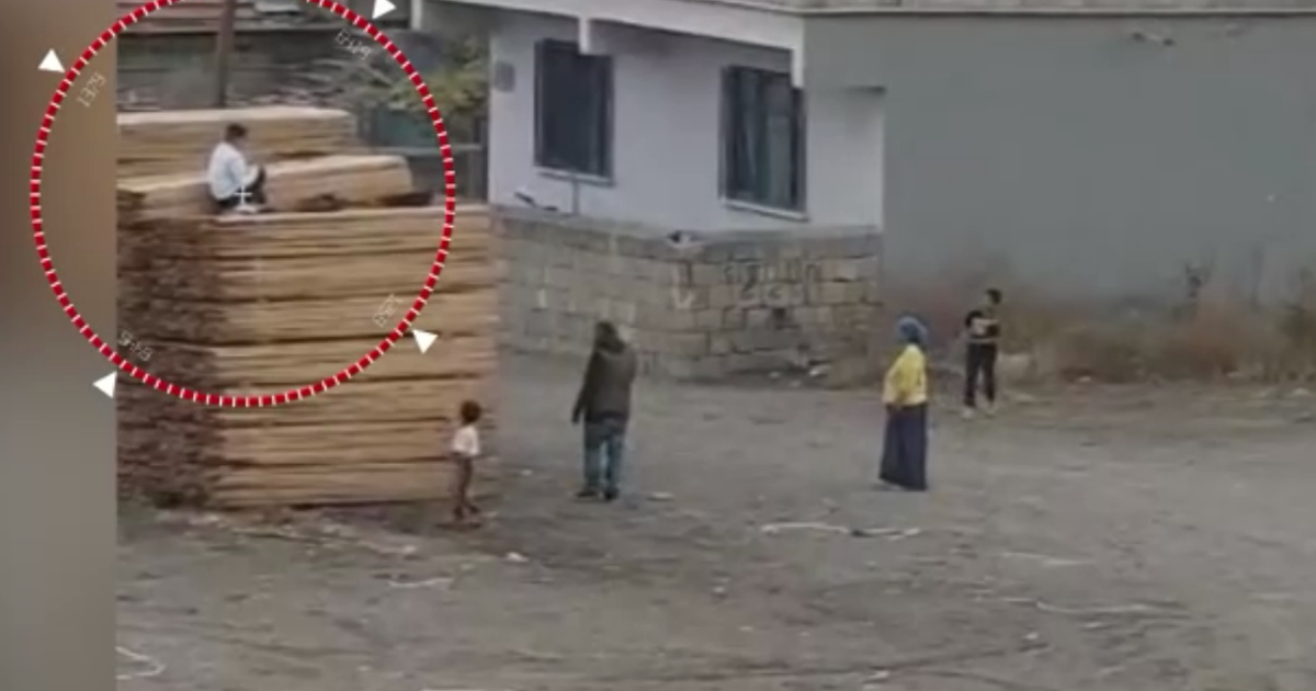 Kayseri'de bir aile gördüğü herkesi taşlıyor, mahalleli yolda yürüyemiyor