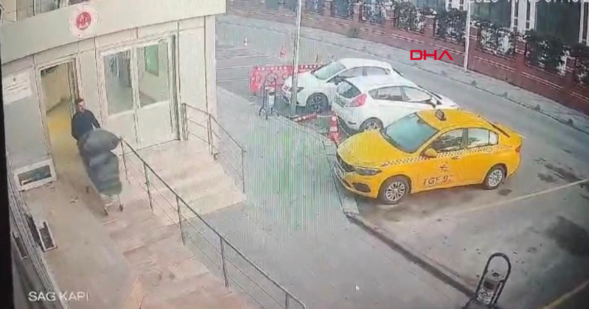 Büyükçekmece Adliyesi'ndeki hırsızlık görüntüleri ortaya çıktı. 75 kilogram altın ve gümüşü böyle çıkarmış