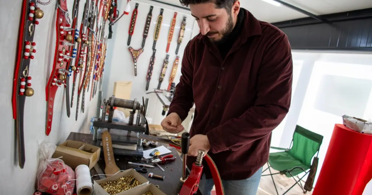 Depremde iş yeri yıkılmıştı, konteyneri atölye yaptı. 20'den fazla ülkeye satış yapıyor