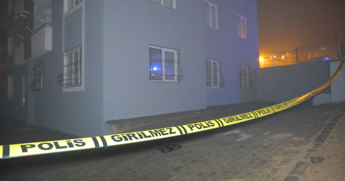 Kahramanmaraş'ta istinat duvarı çöken bina tahliye edildi