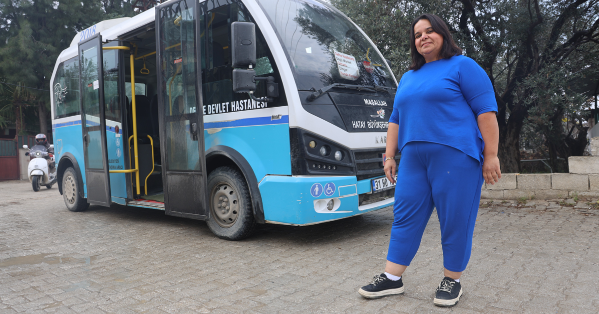 Yaptığı şakaya eşinden destek gelince Zeynep Kaptan minibüs direksiyonuna geçti