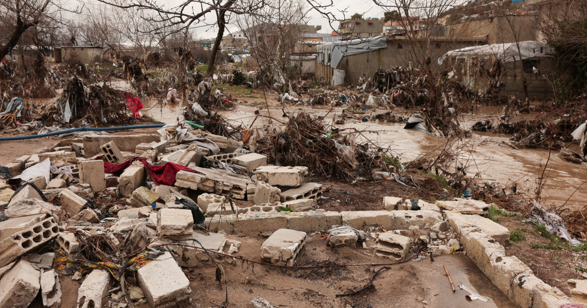 Suriye'nin kuzeyini sel vurdu. İdlib'in çadır kamplarını su bastı
