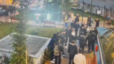 Bağcılar'da metro çıkışında dehşet. Bıçaklanan kişinin ailesini tehditleri eden 3 şahıs tutuklandı