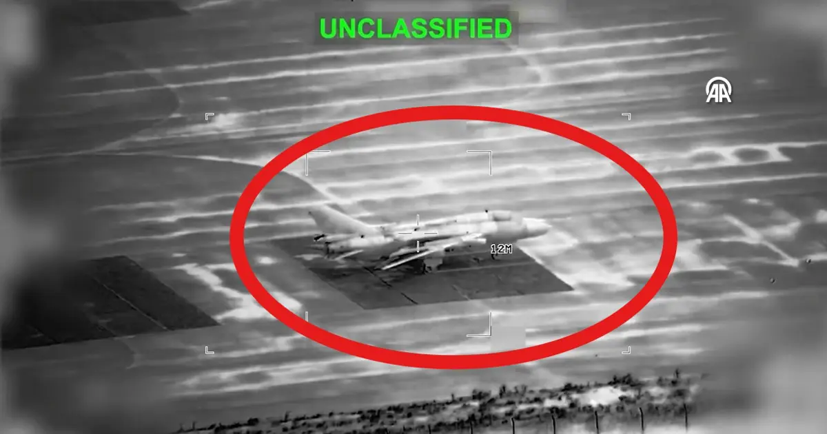 ABD, İran'a ait uçak ve tesislerin vurulma anını paylaştı