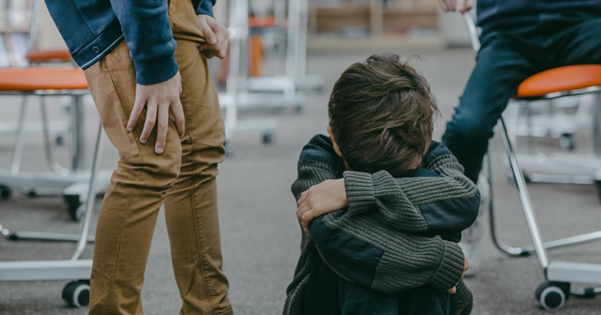 Akran ve veli zorbalığı. "Seni babama öldürtürüm" diyen öğrencinin velisi okulu birbirine kattı