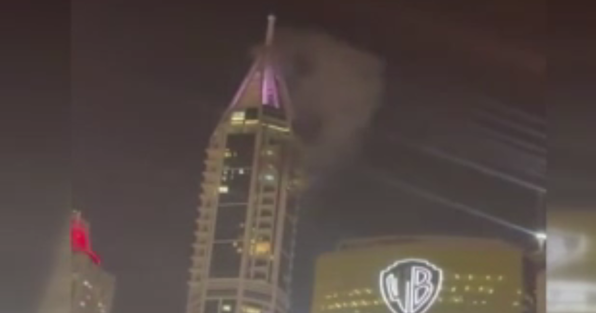 Dubai gökdelene kamikaze İHA'nın parçaları isabet etti