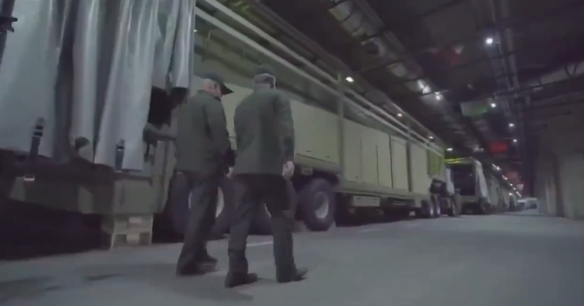 İran'ın silah stokları yeraltı tünellerinde