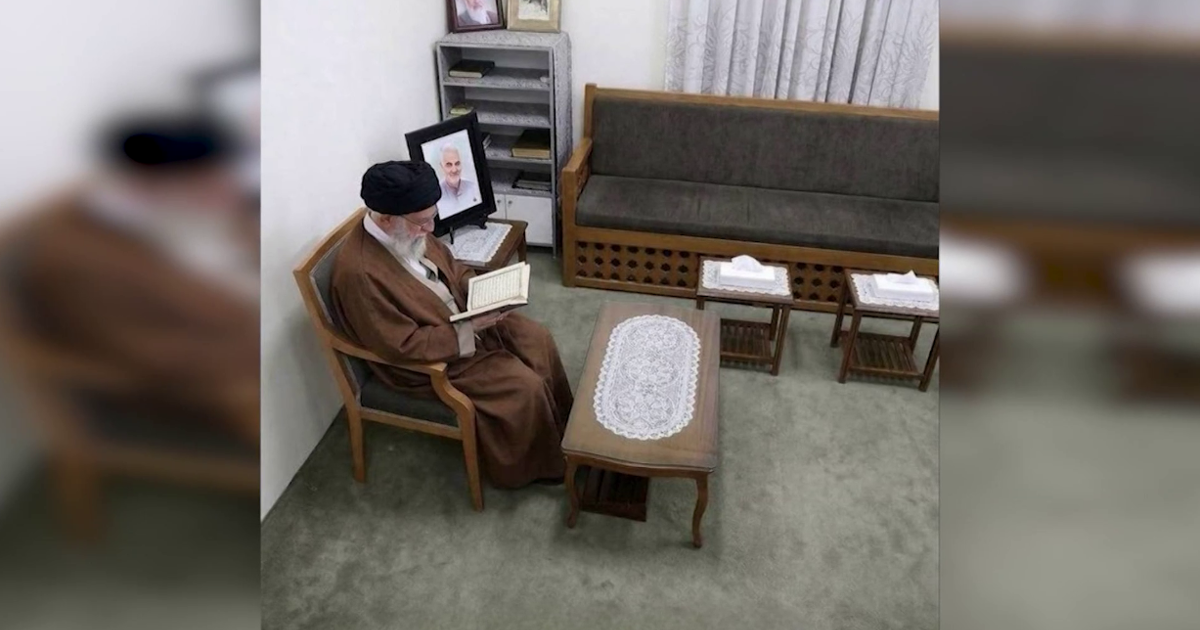 Saldırıdan dakikalar önce. İran Hamaney'in son fotoğrafını paylaştı