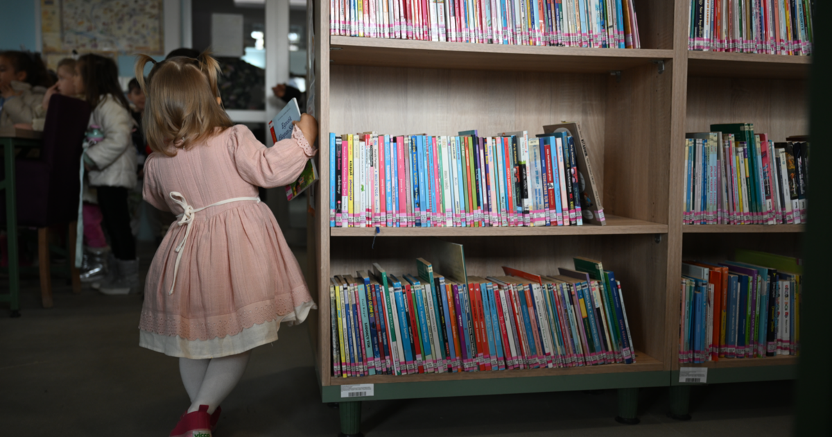 28 günlükken başladı. 400 kitap okudu, ekransız büyüyor