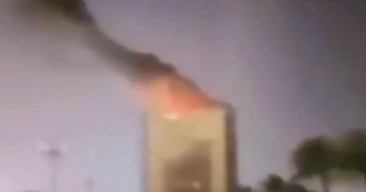 İran, Kuveyt Bakanlıklar Kompleksi'ni vurdu