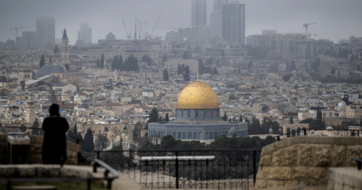 Mescid-i Aksa 41 gün sonra ibadete açıldı