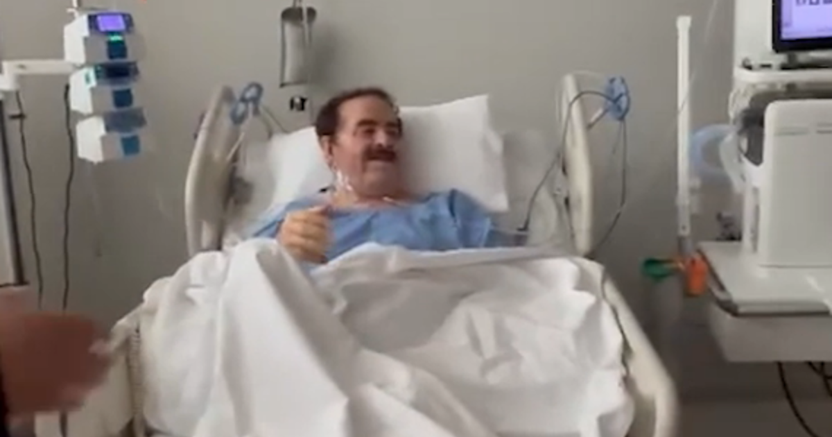 Hastanedeki İbrahim Tatlıses'ten yeni görüntü