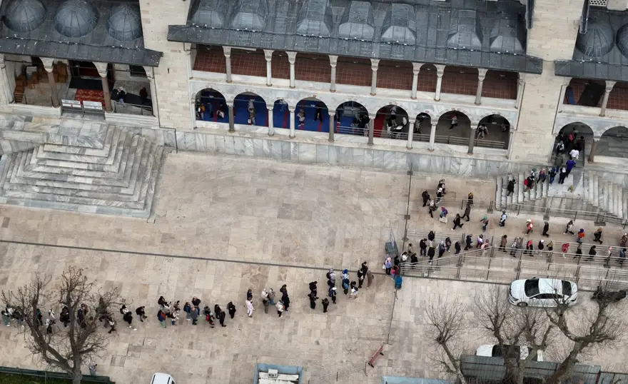 Yapımına 1 milyondan fazla altın harcandı. Gösterişli yapıyı görmek isteyenler sıraya giriyor 2