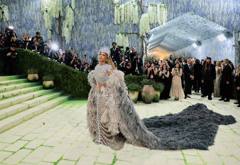 Met Gala'da ünlüler geçidi. Tema: Moda sanattır