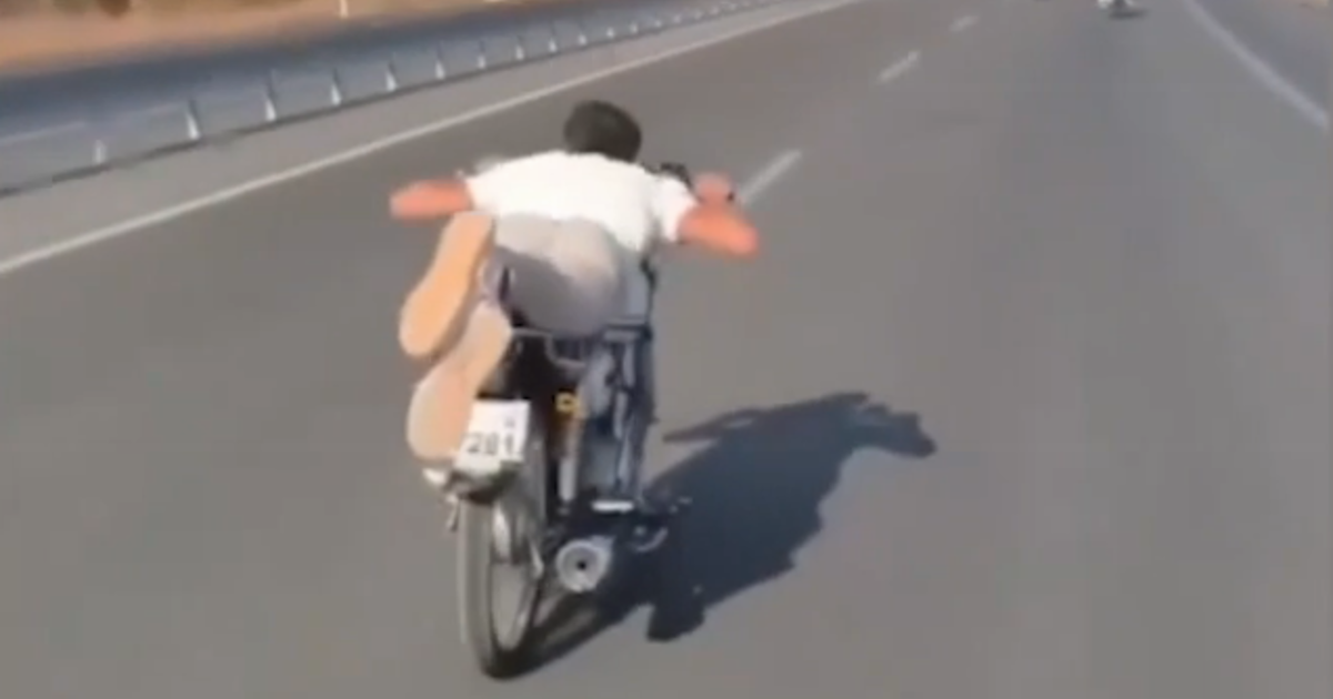 Yatarak motosiklet kullananlara para cezası