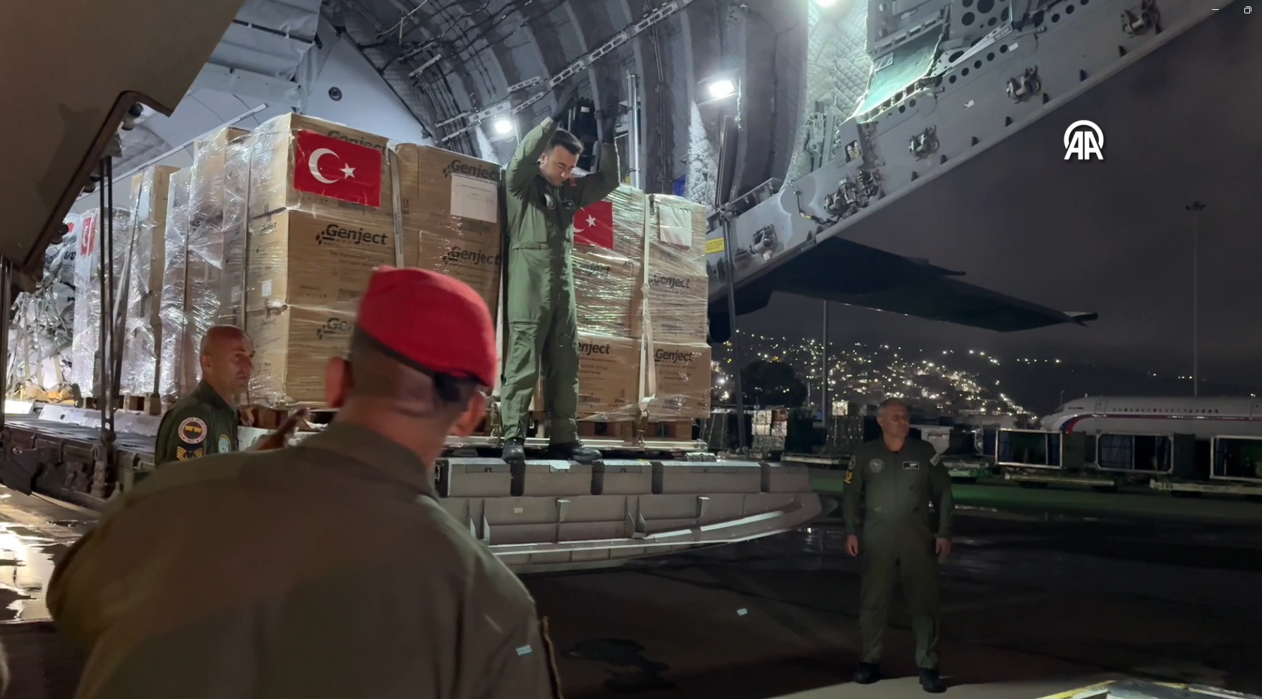 Türkiye'den Venezuela'ya 30 tonluk insani yardım haber görseli