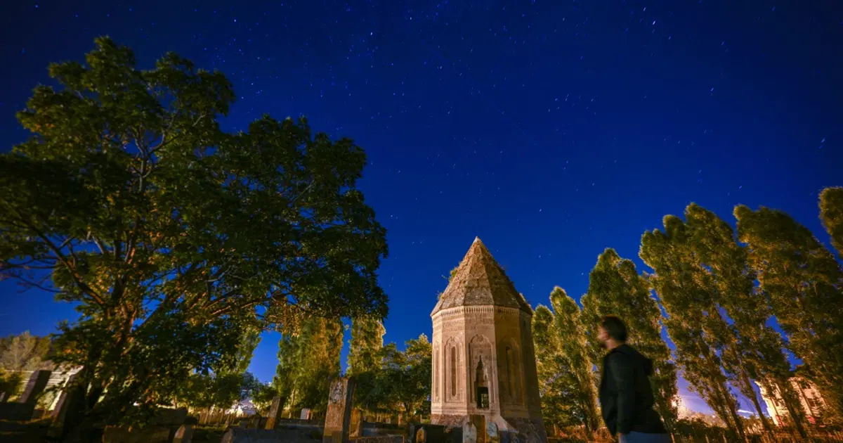 Gökyüzünde görsel şölen. Perseid Meteor Yağmuru başladı