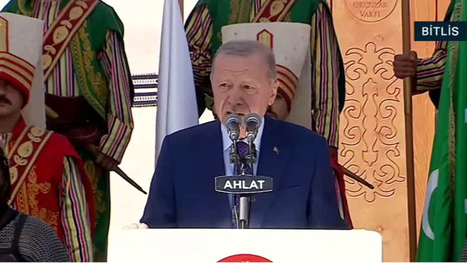 Cumhurbaşkanı Erdoğan: Malazgirt'e giden yol Ahlat'tan açılmıştır