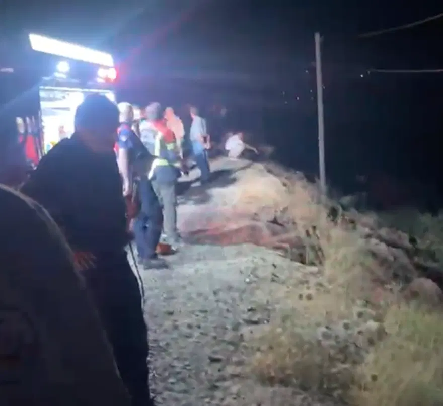 Hafif ticari araç uçuruma yuvarlandı. 4 kişi öldü, 5 yaralı var 1