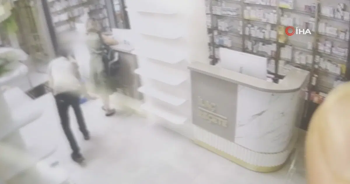 Eczanede "etek altı" skandalı. Gizlice çekerken yakalandı