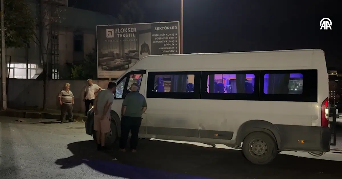 Servis şoförlerinin kavgasında kan aktı. 1 ölü