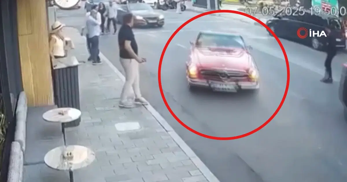 Valeye verilen klasik otomobil kaza yaptı: Firma masrafı ödemedi