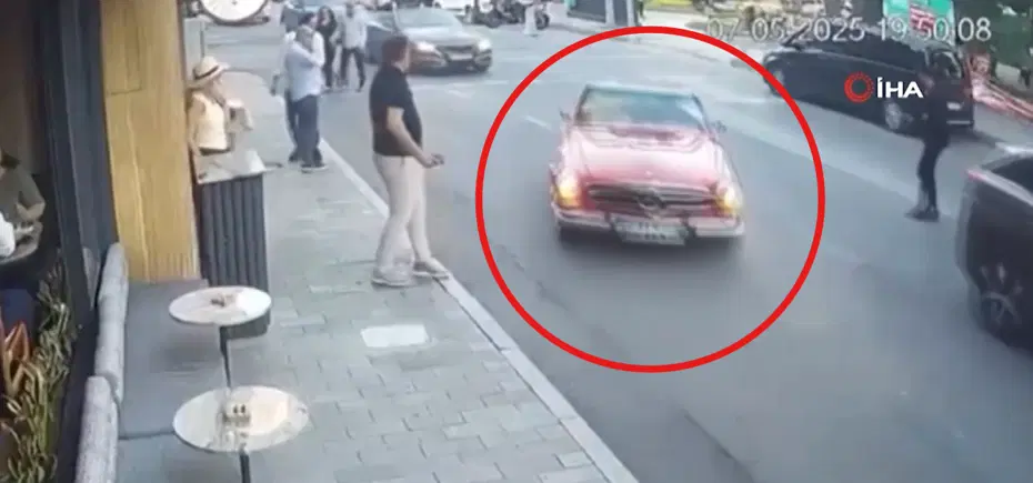 Valeye verilen klasik otomobil kaza yaptı: Firma masrafı ödemedi