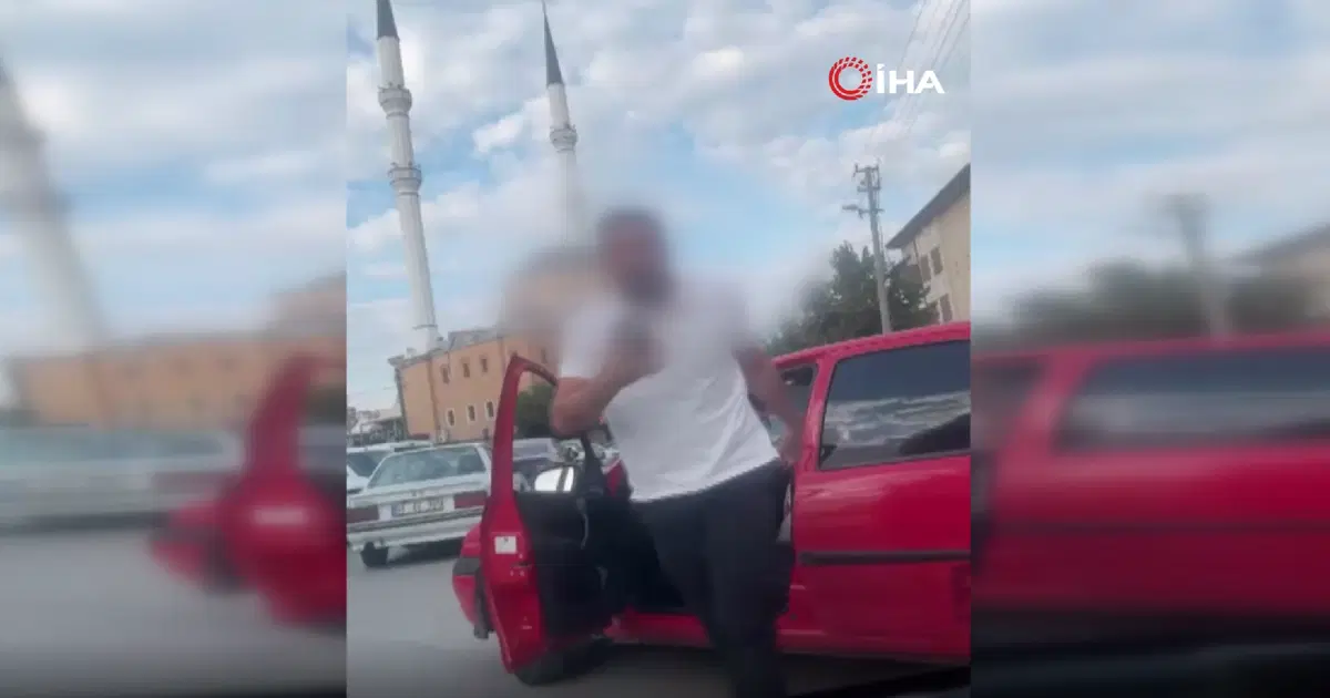 Kendisine korna çalanları ölümle tehdit etti