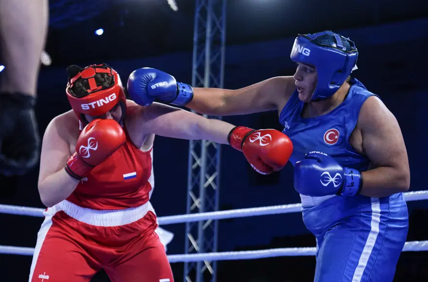 Milli boksör Havvanur Kethüda, +80 kilo Avrupa Şampiyonluğuna ulaştı. 19 yaşındaki sporcuyu Cumhurbaşkanı Recep Tayyip E