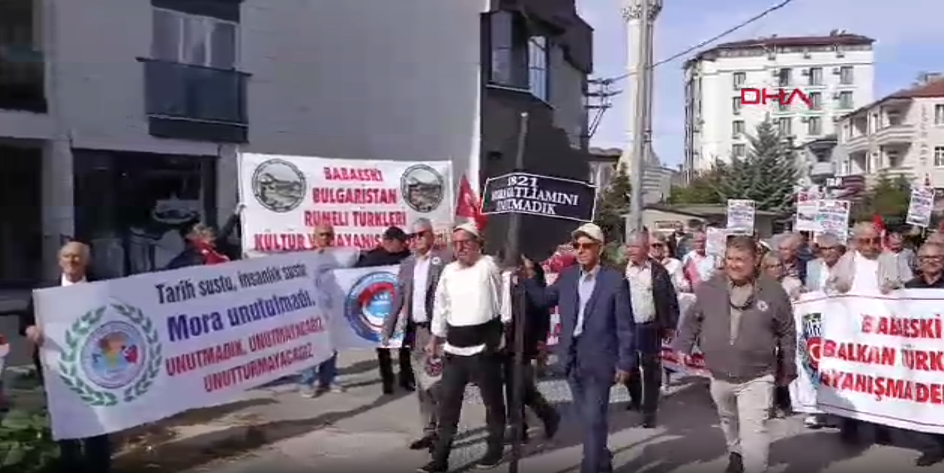 Edirne'de, Mora katliamının 205’inci yılında Yunanistan Konsolosluğuna siyah çelenk bırakıldı