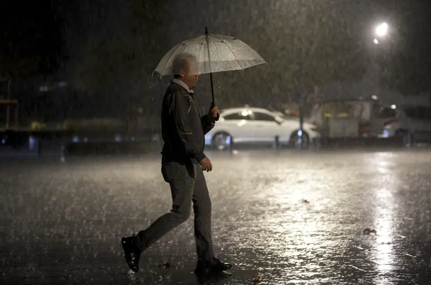 İSTANBUL'DA HAVA SICAKLIĞI 15 DERECEYE İNECEK

 2