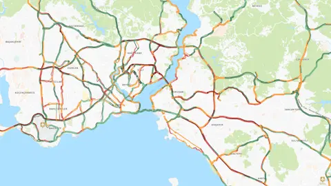 İstanbul'da sağanak sonrası trafik kilitlendi