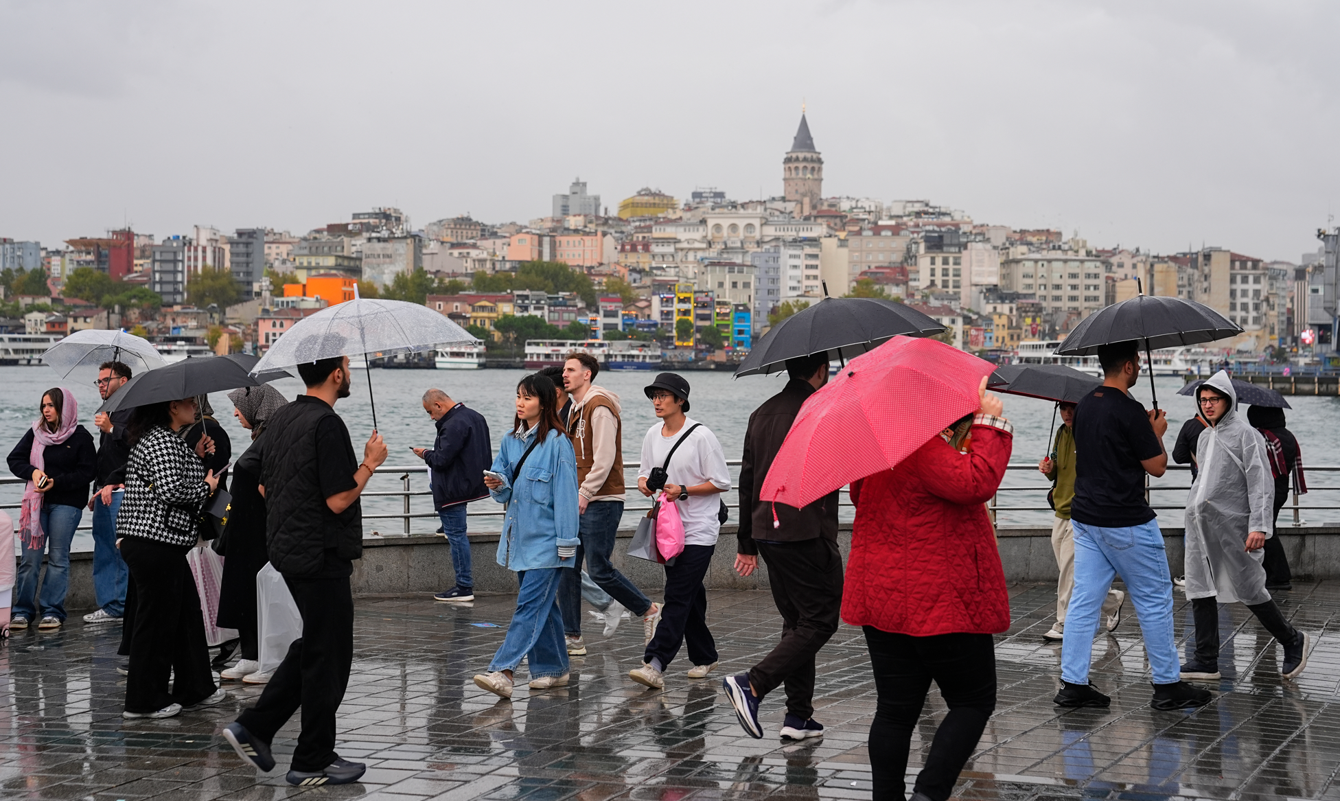 İstanbul'da kuvvetli sağanak. Valilikten 3 ilçe için uyarı