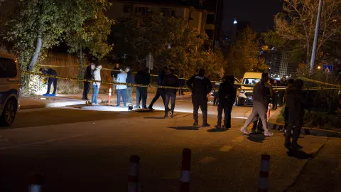 Günün notu | Ankara'da uygulama noktasında polislere ateş açıldı. Bir polis şehit oldu