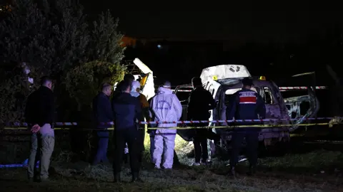 Manisa'da dehşet. Yanan araçta ceset bulundu