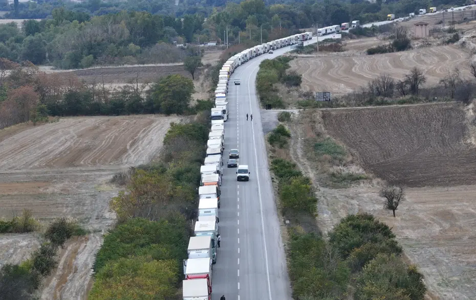 Hamzabeyli Sınır Kapısı'nda 27 kilometrelik TIR kuyruğu