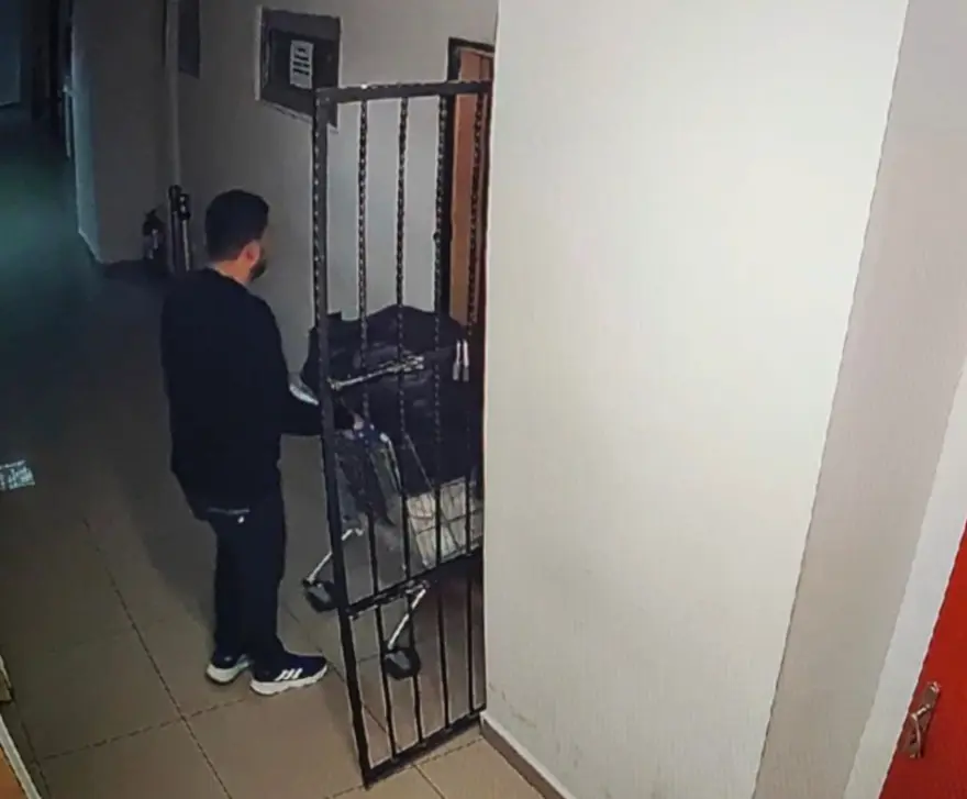 Büyükçekmece Adliyesi'ndeki soygundan sonra kaçış anı 