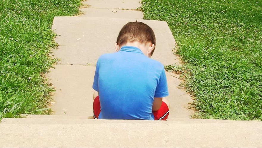 Akranına şiddet uygulayan çocuk için emsal karar. Okul haricinde evden çıkamayacak 2
