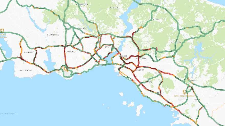 İSTANBUL'DA SABAH TRAFİĞİ YÜZDE 81'E ULAŞTI
 4