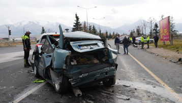 Kamyonun freni boşaldı, zincirleme kaza yaşandı