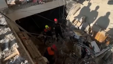 Bakü'de 5 katlı iş merkezinde patlama