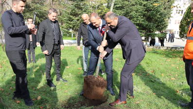 Kırklareli'nde bin 636 öğretmen adına fidan dikildi 