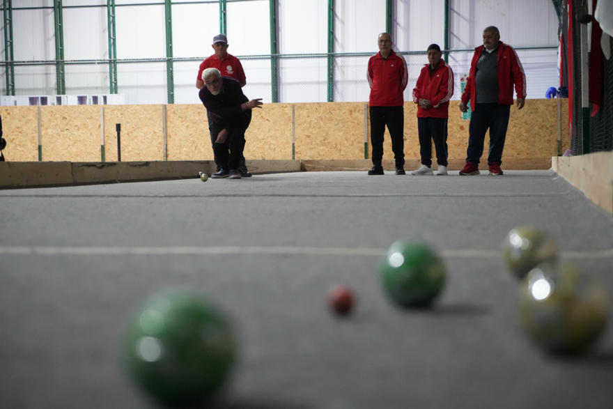 Bayburt'ta huzurevi sakinlerini karşı karşıya getiren müsabaka Bayburt'ta huzurevi sakinlerini karşı karşıya getiren müsabaka