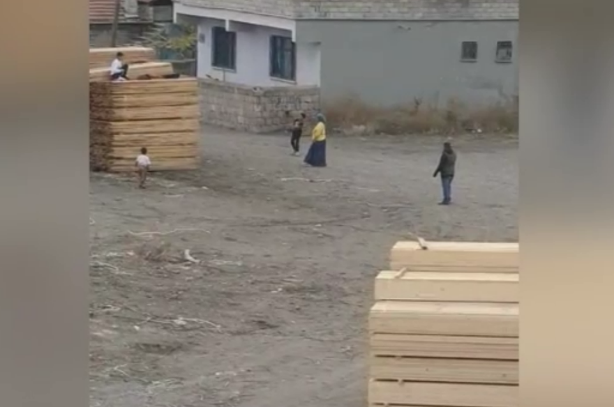 "YARDIM BEKLİYORUZ"  4