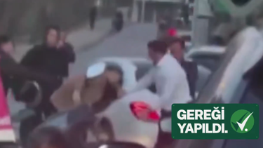 Ters yönden gelip, uyaran motorcuya saldırdılar. Bakan Yerlikaya'dan "Gereği yapıldı" paylaşımı
