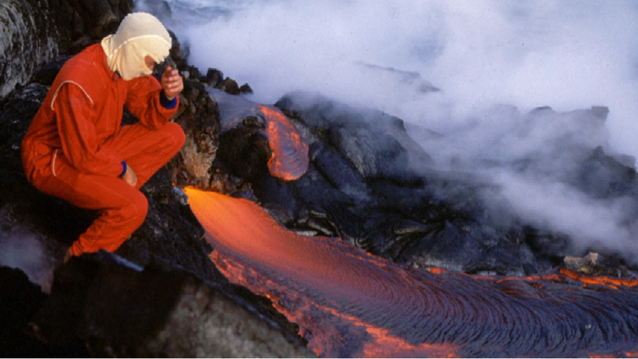 Kilauea'dan fışkıran lavlar kamerayı yuttu